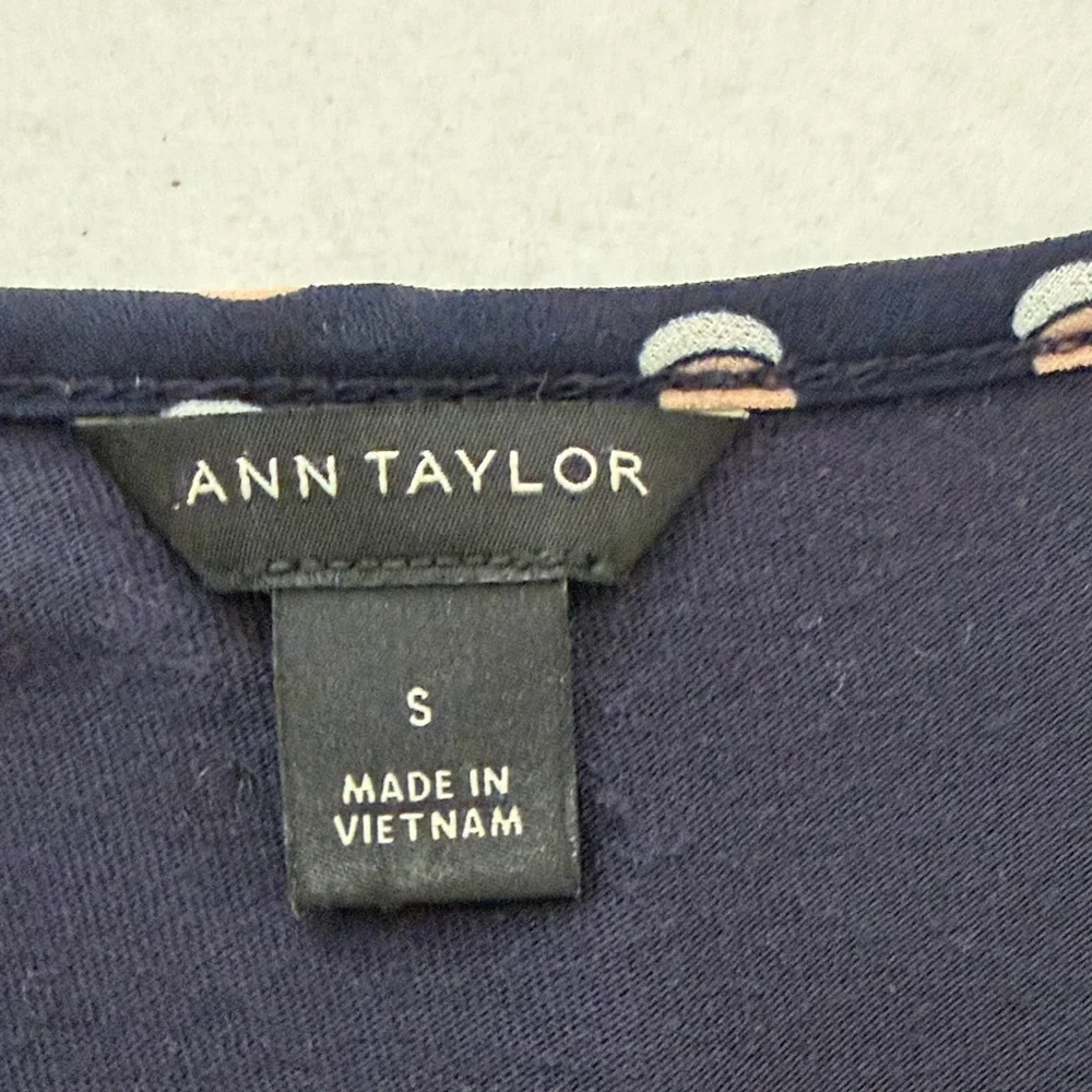 Ann Taylor Blouse Size Small - Picture 13 of 15